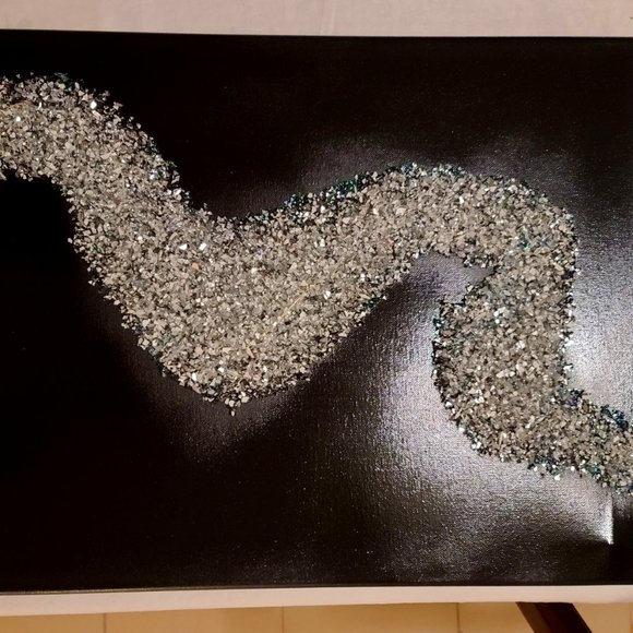 Startail - Picture 1 of 2